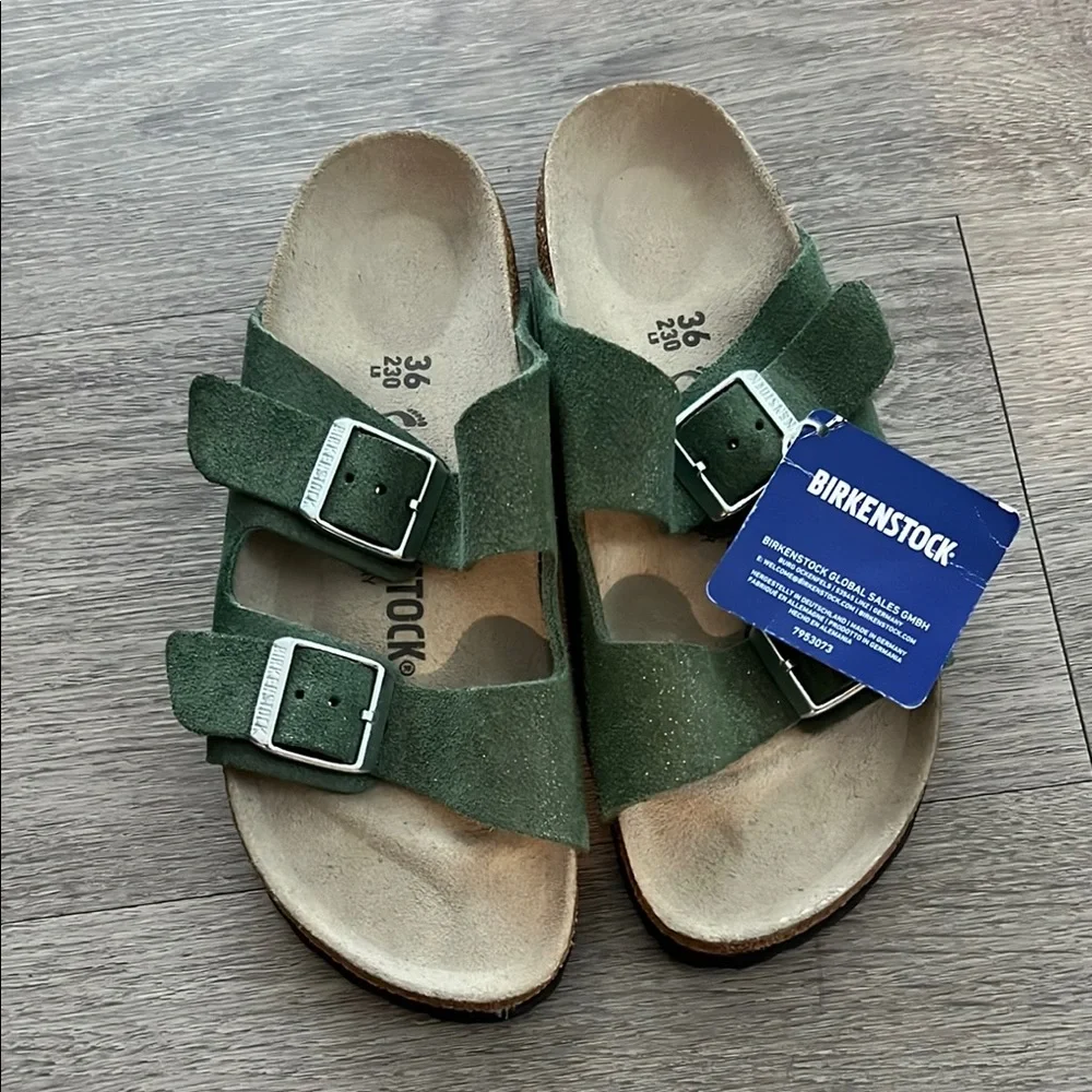 NWT Birkenstock Women’s Arizona Soft Footbed in Size 36 - Picture 1 of 4
